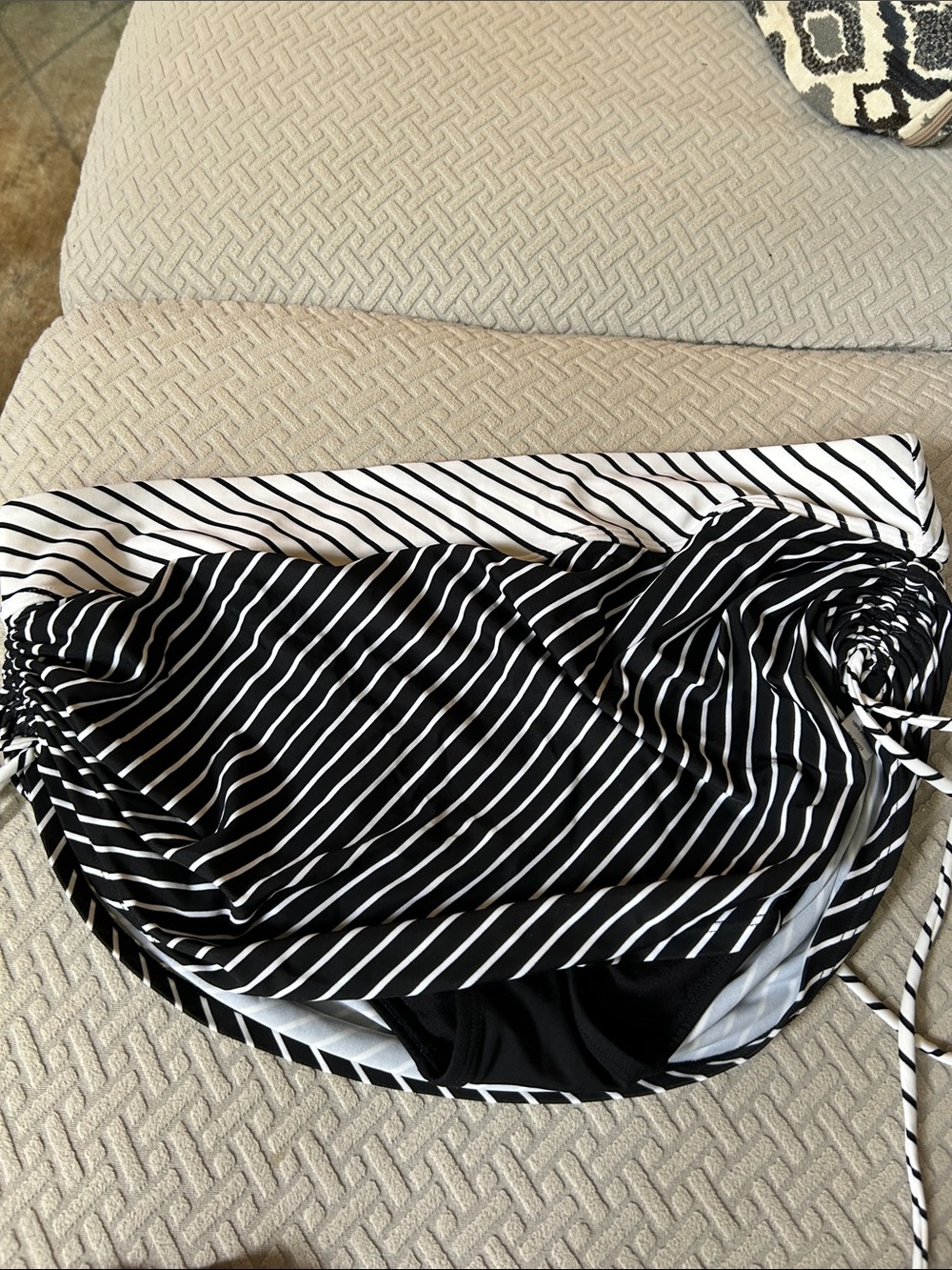 Athleta Black and White Striped Women’s Swim Skirt Large